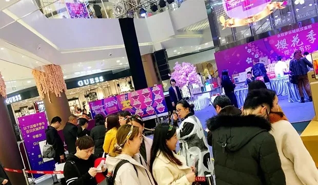 這面3層樓高的壹品玉屏，帶火這座16萬㎡購物中心的線下營銷 10.webp.jpg